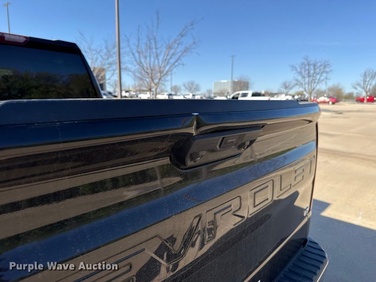 image for item DR1032 2023 Chevrolet Silverado 1500 Crew Cab pickup truck