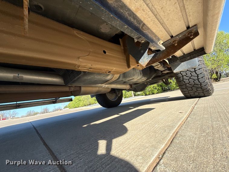 image for item DR1032 2023 Chevrolet Silverado 1500 Crew Cab pickup truck