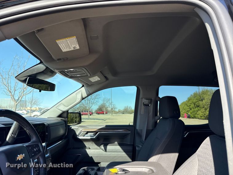 image for item DR1032 2023 Chevrolet Silverado 1500 Crew Cab pickup truck