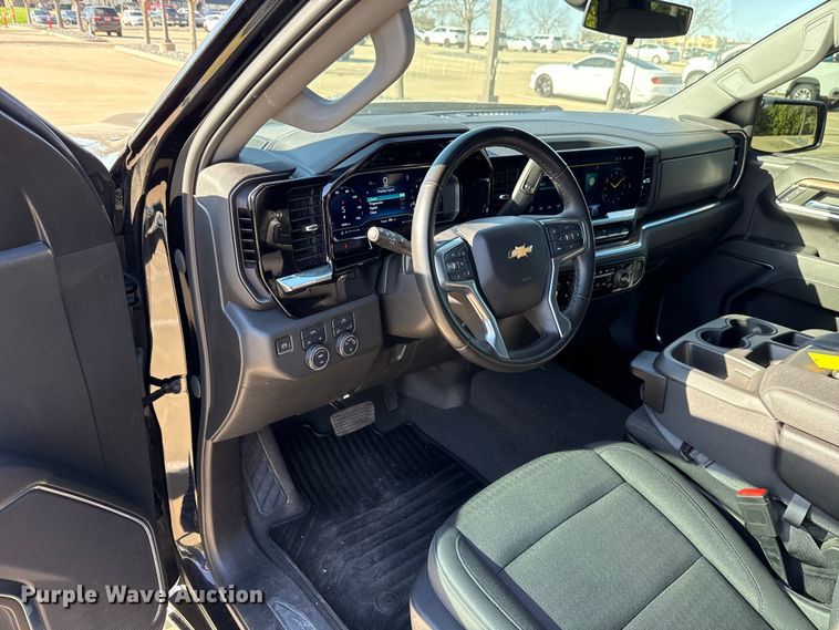 image for item DR1032 2023 Chevrolet Silverado 1500 Crew Cab pickup truck