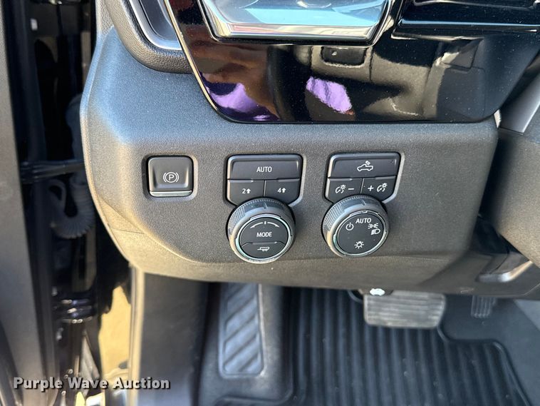 image for item DR1032 2023 Chevrolet Silverado 1500 Crew Cab pickup truck