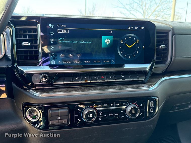 image for item DR1032 2023 Chevrolet Silverado 1500 Crew Cab pickup truck