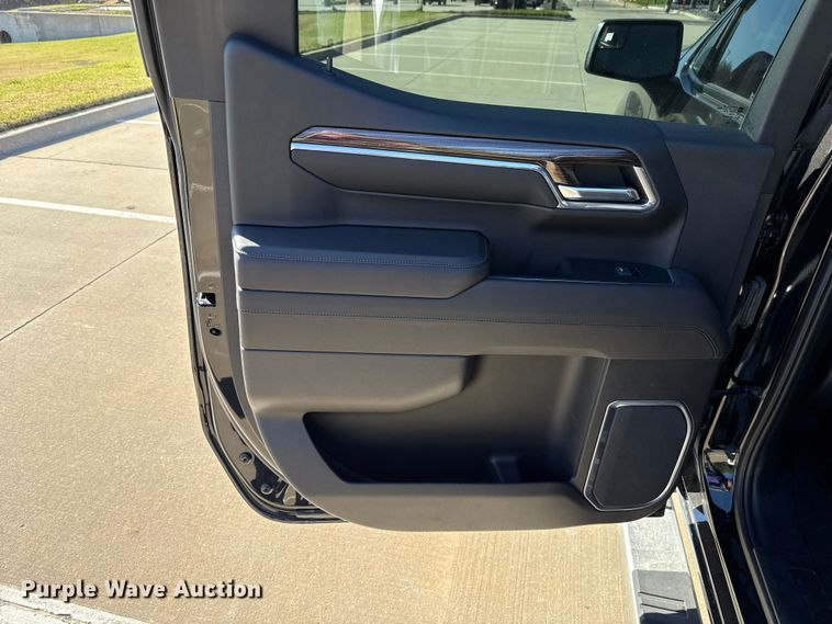 image for item DR1032 2023 Chevrolet Silverado 1500 Crew Cab pickup truck