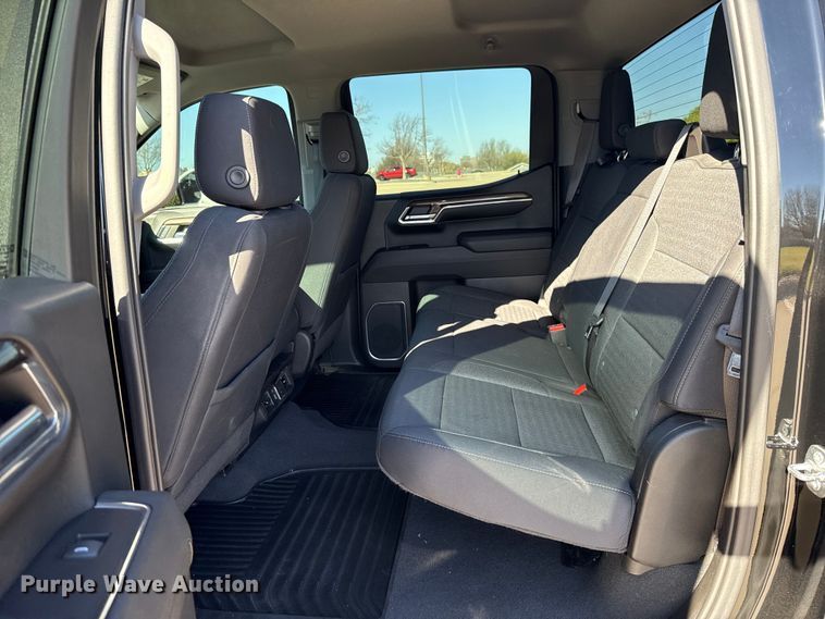 image for item DR1032 2023 Chevrolet Silverado 1500 Crew Cab pickup truck