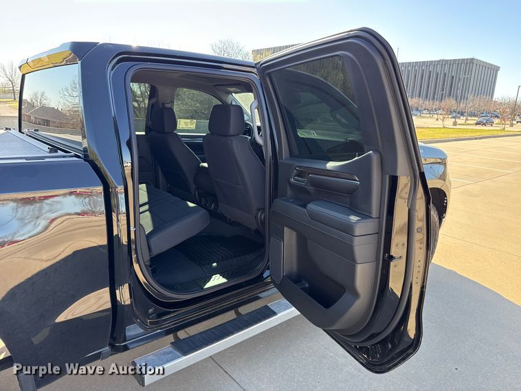 image for item DR1032 2023 Chevrolet Silverado 1500 Crew Cab pickup truck