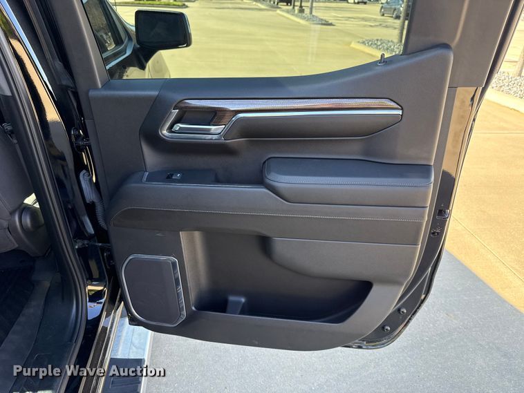 image for item DR1032 2023 Chevrolet Silverado 1500 Crew Cab pickup truck