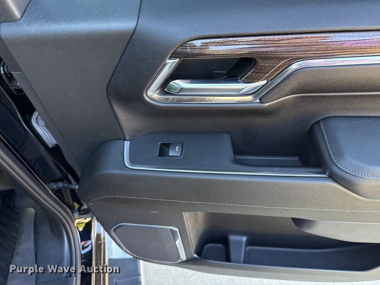 image for item DR1032 2023 Chevrolet Silverado 1500 Crew Cab pickup truck