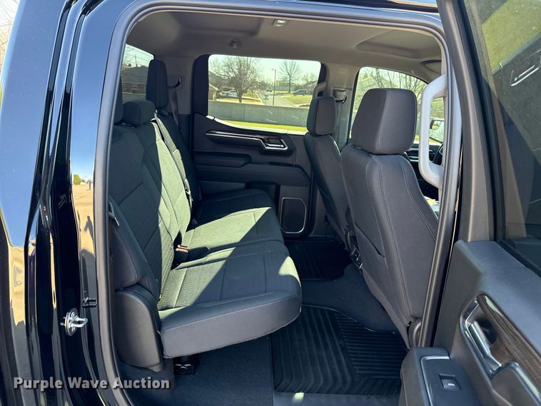 image for item DR1032 2023 Chevrolet Silverado 1500 Crew Cab pickup truck