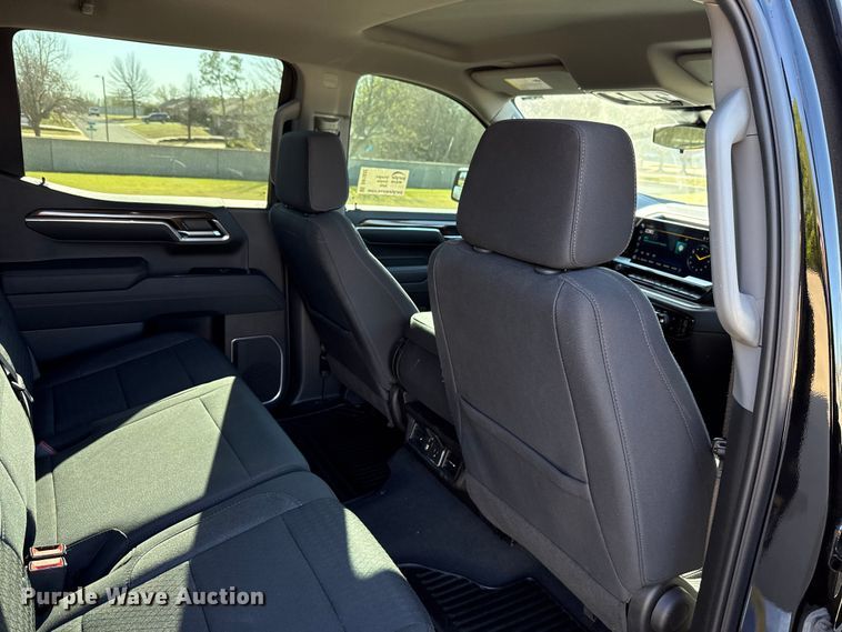 image for item DR1032 2023 Chevrolet Silverado 1500 Crew Cab pickup truck