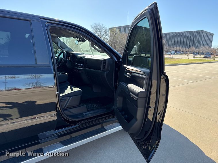 image for item DR1032 2023 Chevrolet Silverado 1500 Crew Cab pickup truck