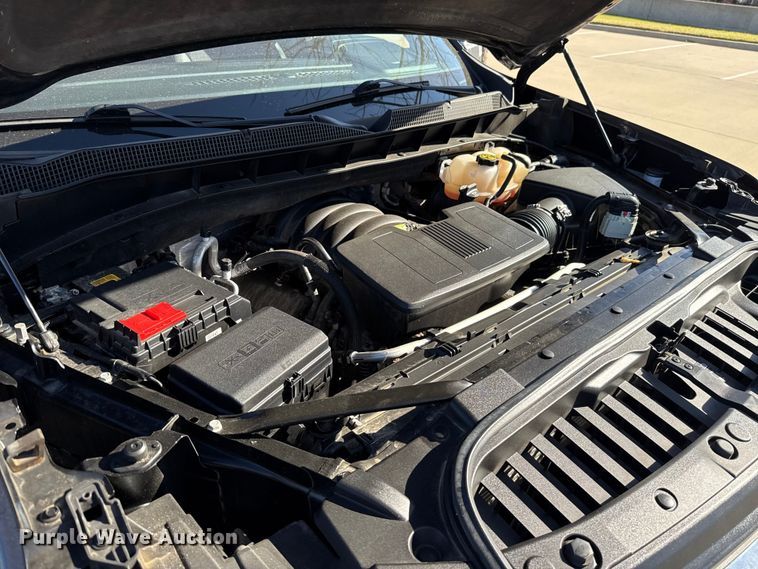 image for item DR1032 2023 Chevrolet Silverado 1500 Crew Cab pickup truck