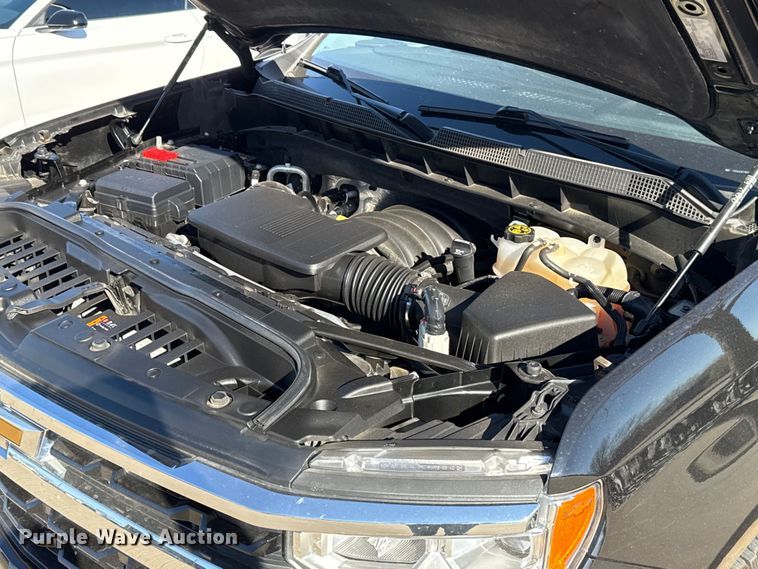 image for item DR1032 2023 Chevrolet Silverado 1500 Crew Cab pickup truck
