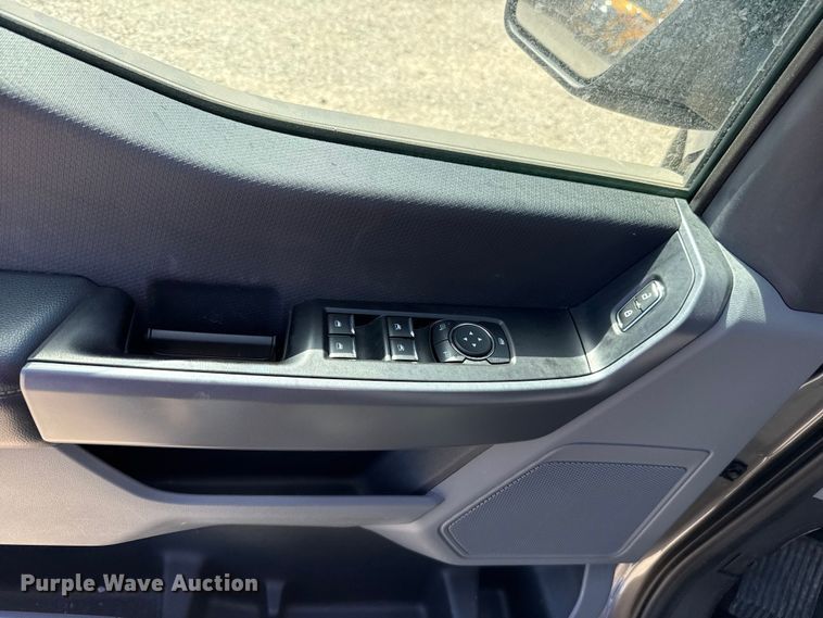 image for item DR1033 2022 Ford F150 Crew Cab pickup truck