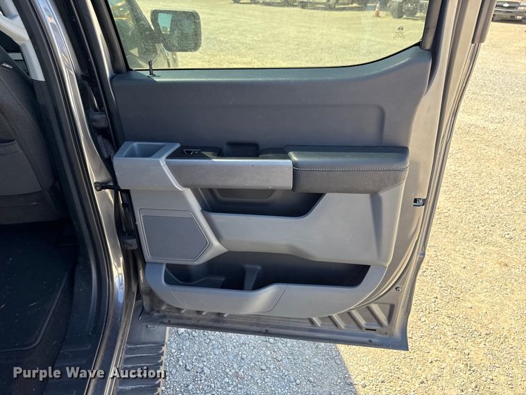 image for item DR1033 2022 Ford F150 Crew Cab pickup truck