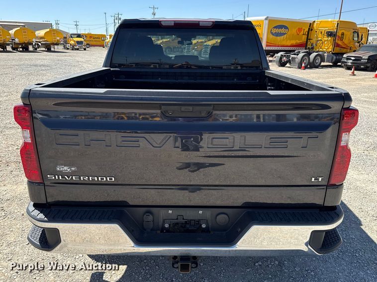 image for item DR1034 2023 Chevrolet Silverado 1500 Crew Cab pickup truck