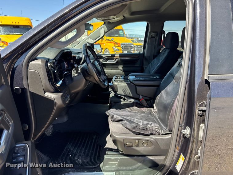 image for item DR1034 2023 Chevrolet Silverado 1500 Crew Cab pickup truck