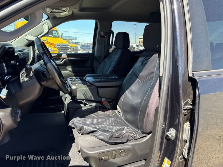 image for item DR1034 2023 Chevrolet Silverado 1500 Crew Cab pickup truck