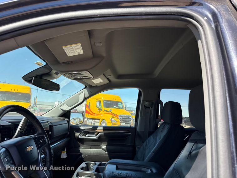 image for item DR1034 2023 Chevrolet Silverado 1500 Crew Cab pickup truck