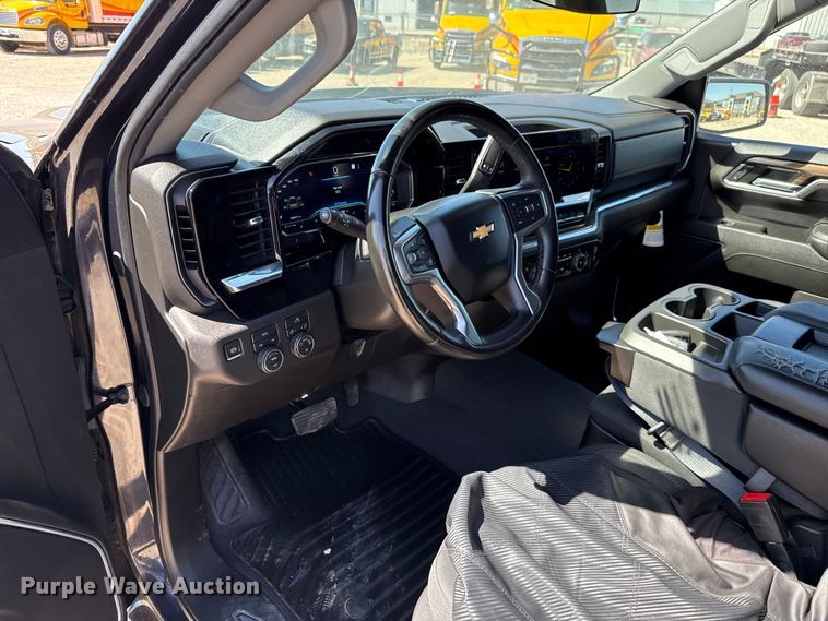 image for item DR1034 2023 Chevrolet Silverado 1500 Crew Cab pickup truck