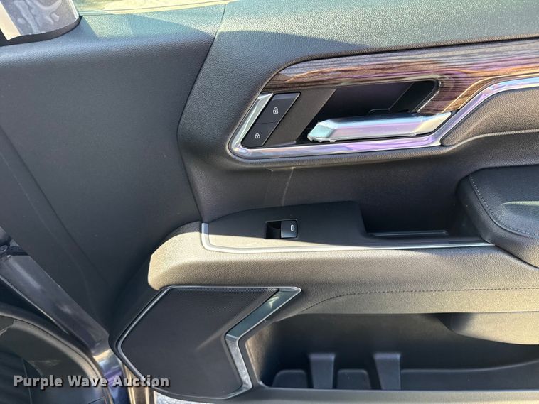 image for item DR1034 2023 Chevrolet Silverado 1500 Crew Cab pickup truck