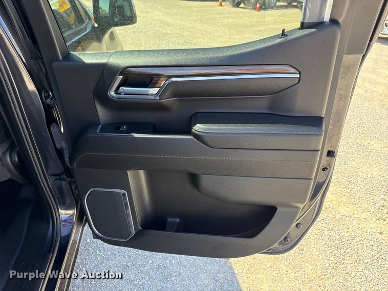 image for item DR1034 2023 Chevrolet Silverado 1500 Crew Cab pickup truck