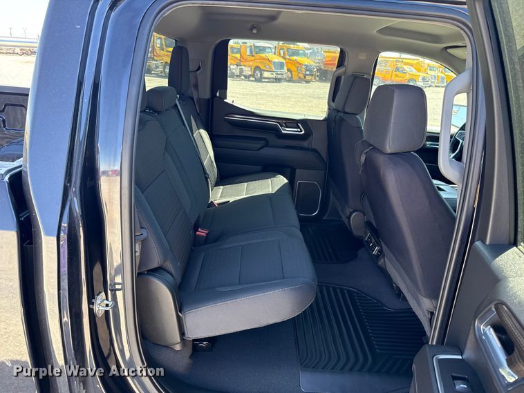 image for item DR1034 2023 Chevrolet Silverado 1500 Crew Cab pickup truck