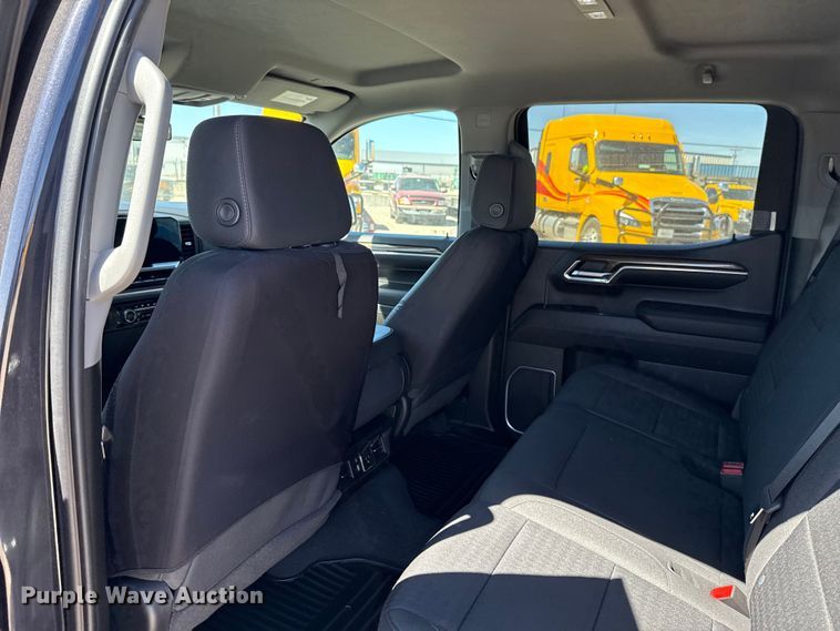 image for item DR1034 2023 Chevrolet Silverado 1500 Crew Cab pickup truck