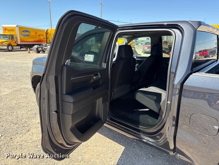 image for item DR1034 2023 Chevrolet Silverado 1500 Crew Cab pickup truck