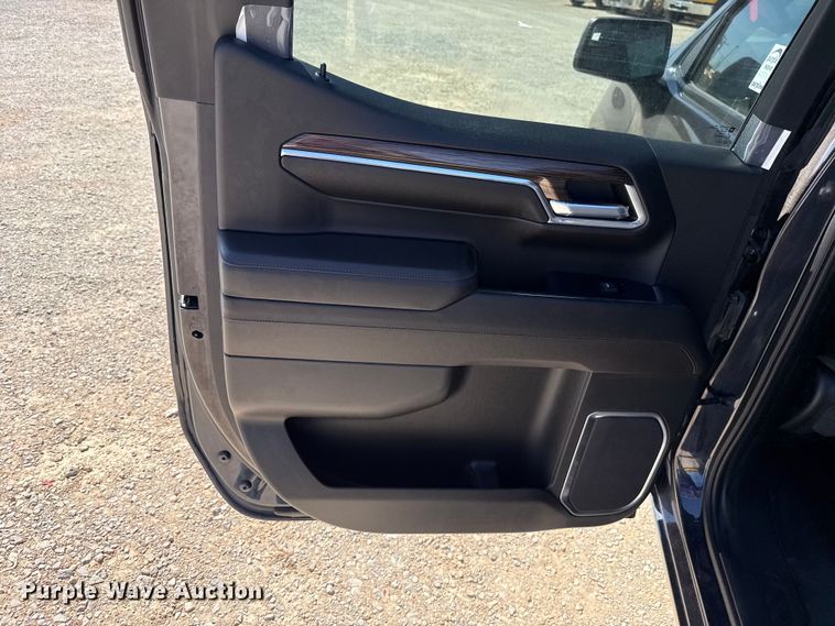 image for item DR1034 2023 Chevrolet Silverado 1500 Crew Cab pickup truck