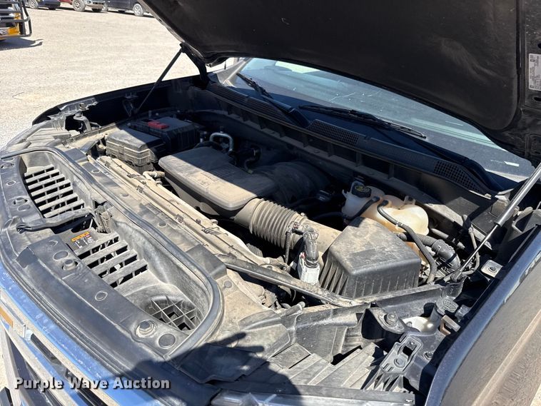 image for item DR1034 2023 Chevrolet Silverado 1500 Crew Cab pickup truck