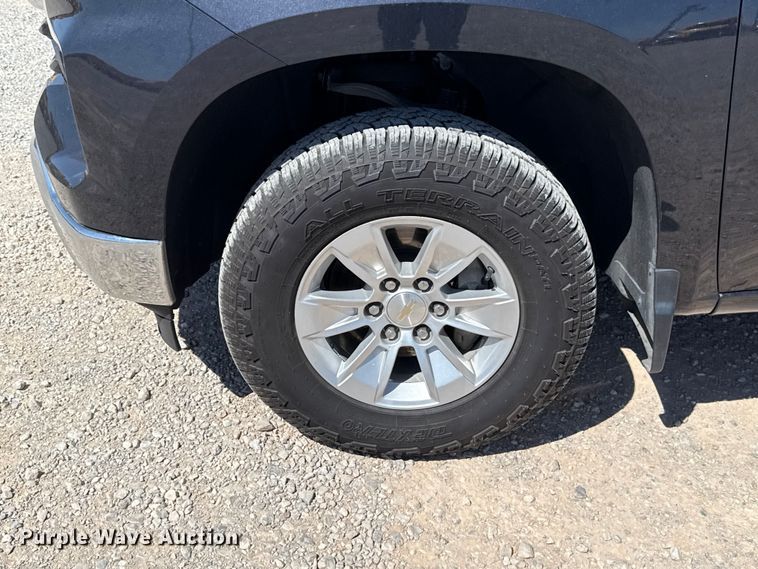 image for item DR1034 2023 Chevrolet Silverado 1500 Crew Cab pickup truck