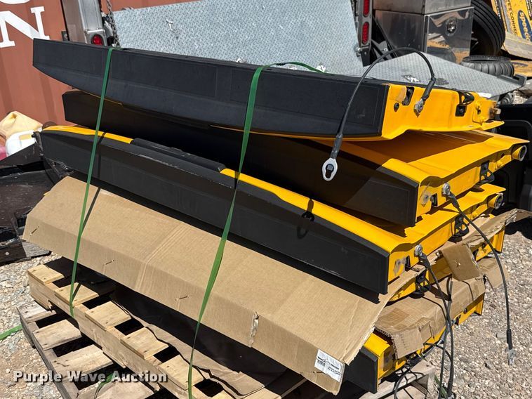image for item DR1040 (6) tailgates