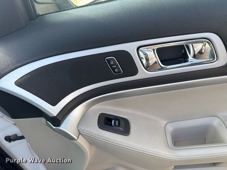 image for item DR1045 2014 Ford Explorer SUV