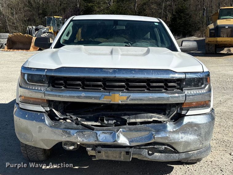 image for item DT0105 2018 Chevrolet Silverado 1500 pickup truck