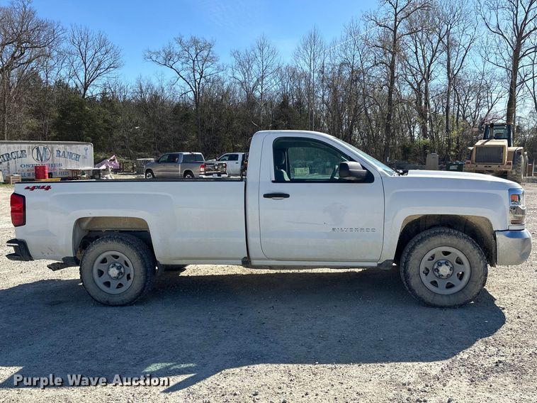 image for item DT0105 2018 Chevrolet Silverado 1500 pickup truck