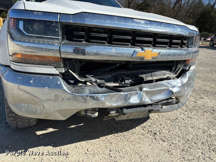 image for item DT0105 2018 Chevrolet Silverado 1500 pickup truck