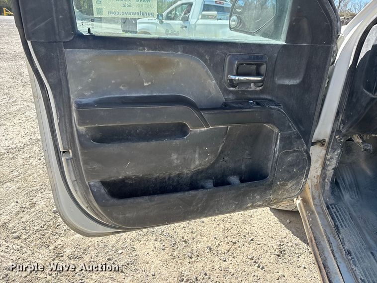 image for item DT0105 2018 Chevrolet Silverado 1500 pickup truck