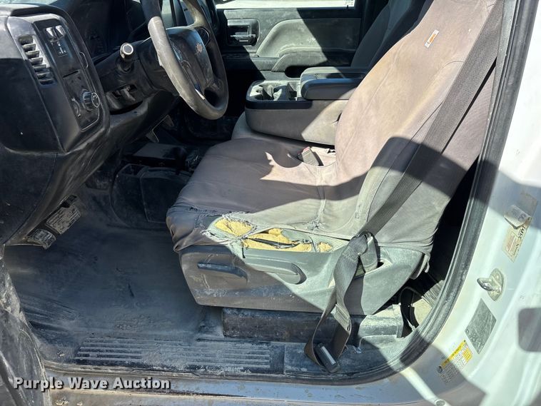 image for item DT0105 2018 Chevrolet Silverado 1500 pickup truck