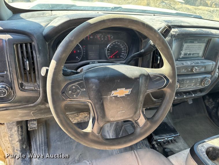 image for item DT0105 2018 Chevrolet Silverado 1500 pickup truck