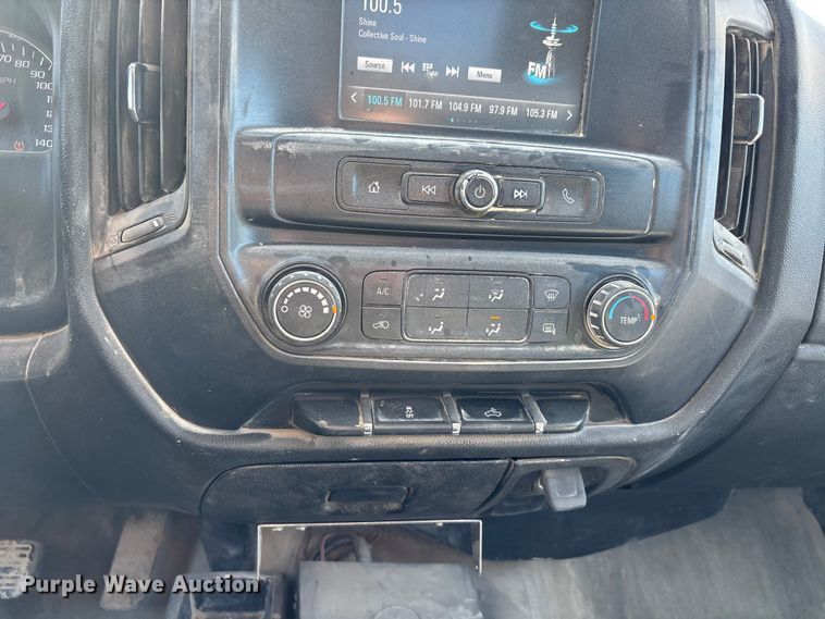 image for item DT0105 2018 Chevrolet Silverado 1500 pickup truck