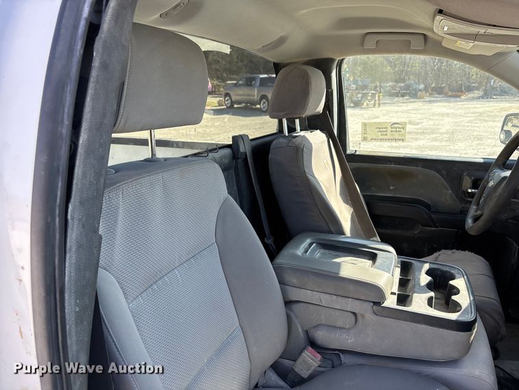 image for item DT0105 2018 Chevrolet Silverado 1500 pickup truck