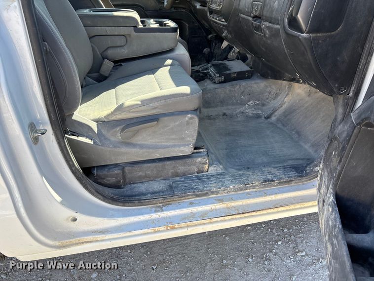 image for item DT0105 2018 Chevrolet Silverado 1500 pickup truck