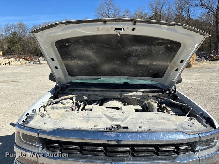 image for item DT0105 2018 Chevrolet Silverado 1500 pickup truck