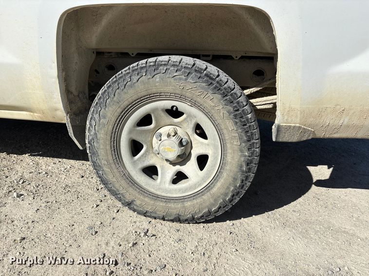 image for item DT0105 2018 Chevrolet Silverado 1500 pickup truck