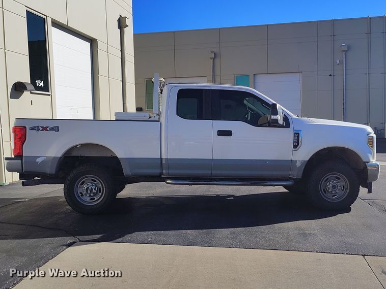 image for item DT0979 2018 Ford F250 Super Duty Ext. Cab pickup truck