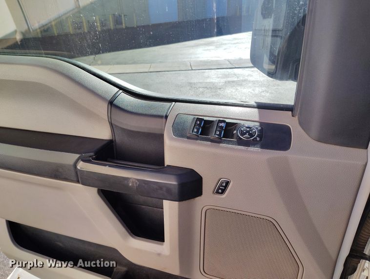 image for item DT0979 2018 Ford F250 Super Duty Ext. Cab pickup truck