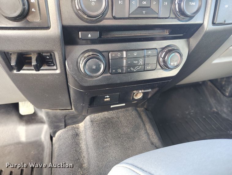 image for item DT0979 2018 Ford F250 Super Duty Ext. Cab pickup truck