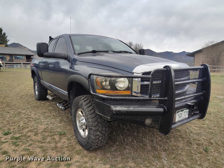 image for item DT0996 2006 Dodge Ram 3500 Crew Cab pickup truck