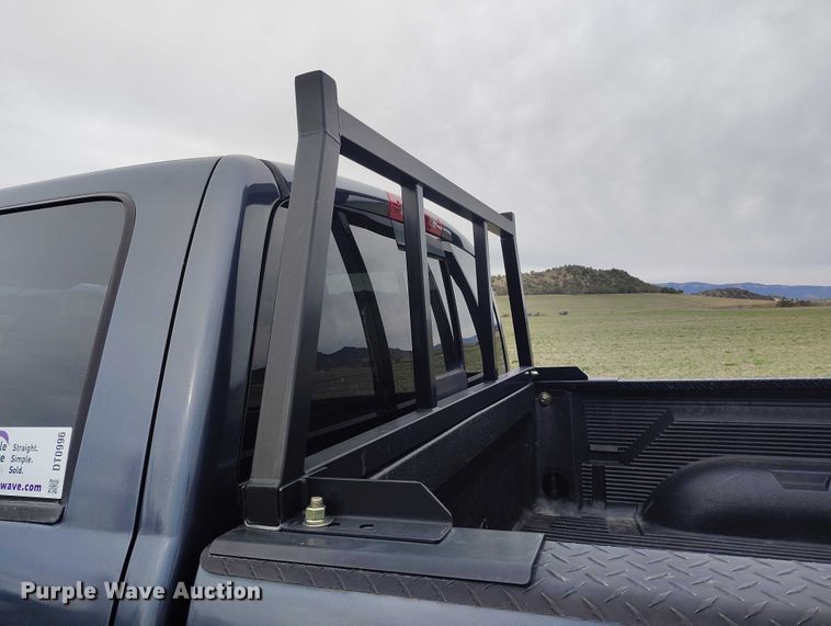 image for item DT0996 2006 Dodge Ram 3500 Crew Cab pickup truck