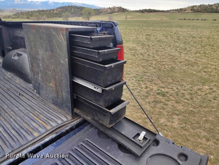 image for item DT0996 2006 Dodge Ram 3500 Crew Cab pickup truck